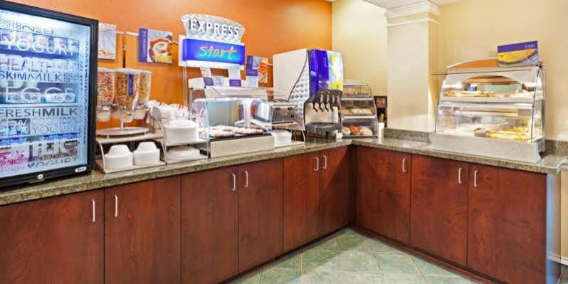 Holiday Inn Express Hotel & Suites Alcoa Knoxville Airport By Ihg Exterior photo
